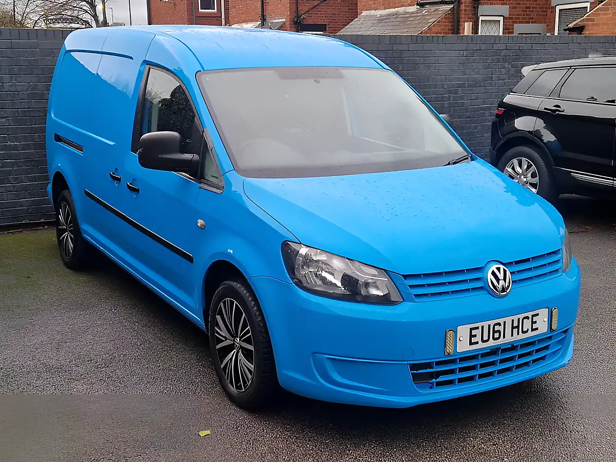 Used 2011 Volkswagen Caddy Maxi C20 Maxi Blue - Interior and Exterior details 3