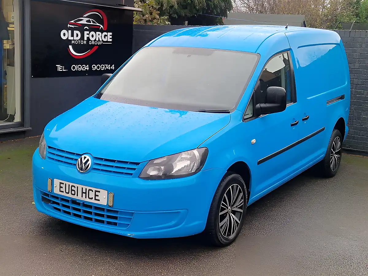 Used 2011 Volkswagen Caddy Maxi C20 Maxi Blue - Interior and Exterior details 5