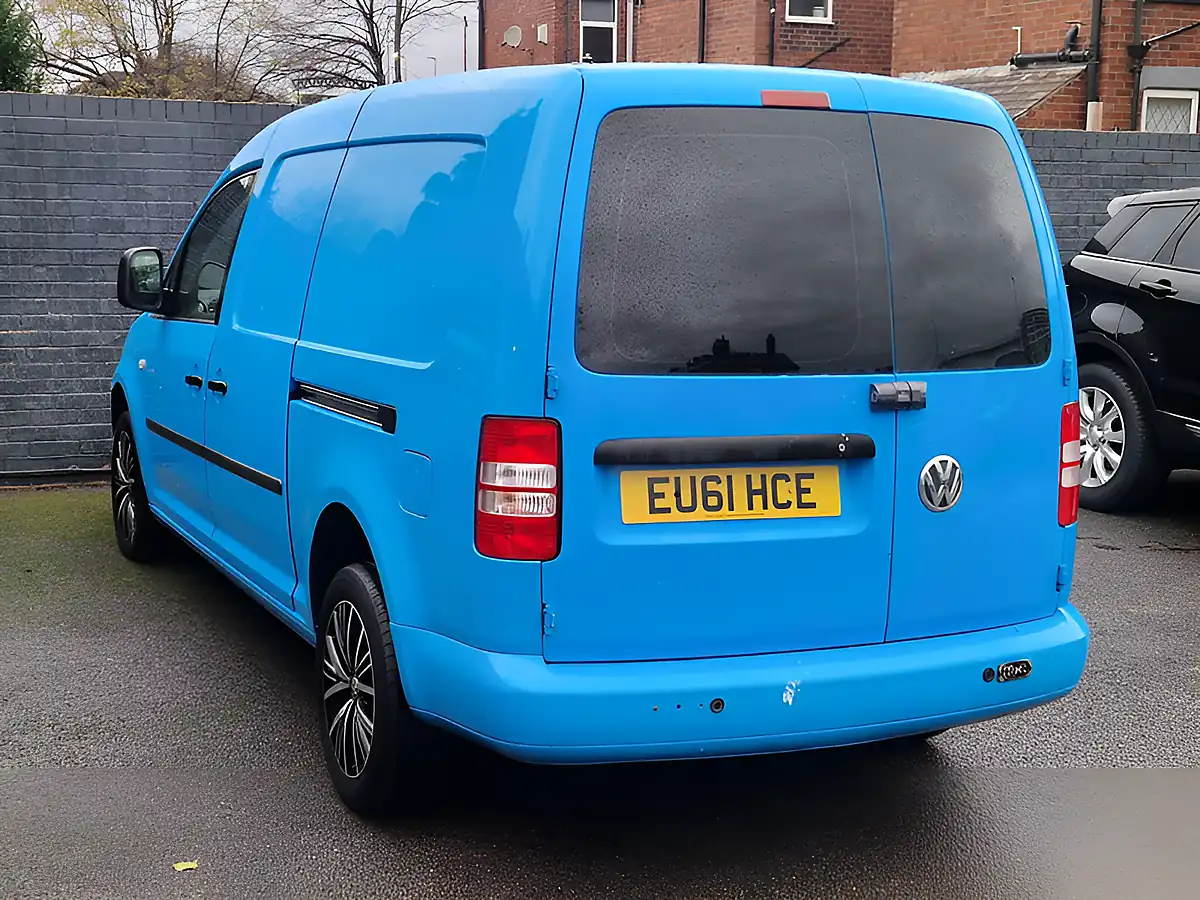 Used 2011 Volkswagen Caddy Maxi C20 Maxi Blue - Interior and Exterior details 8