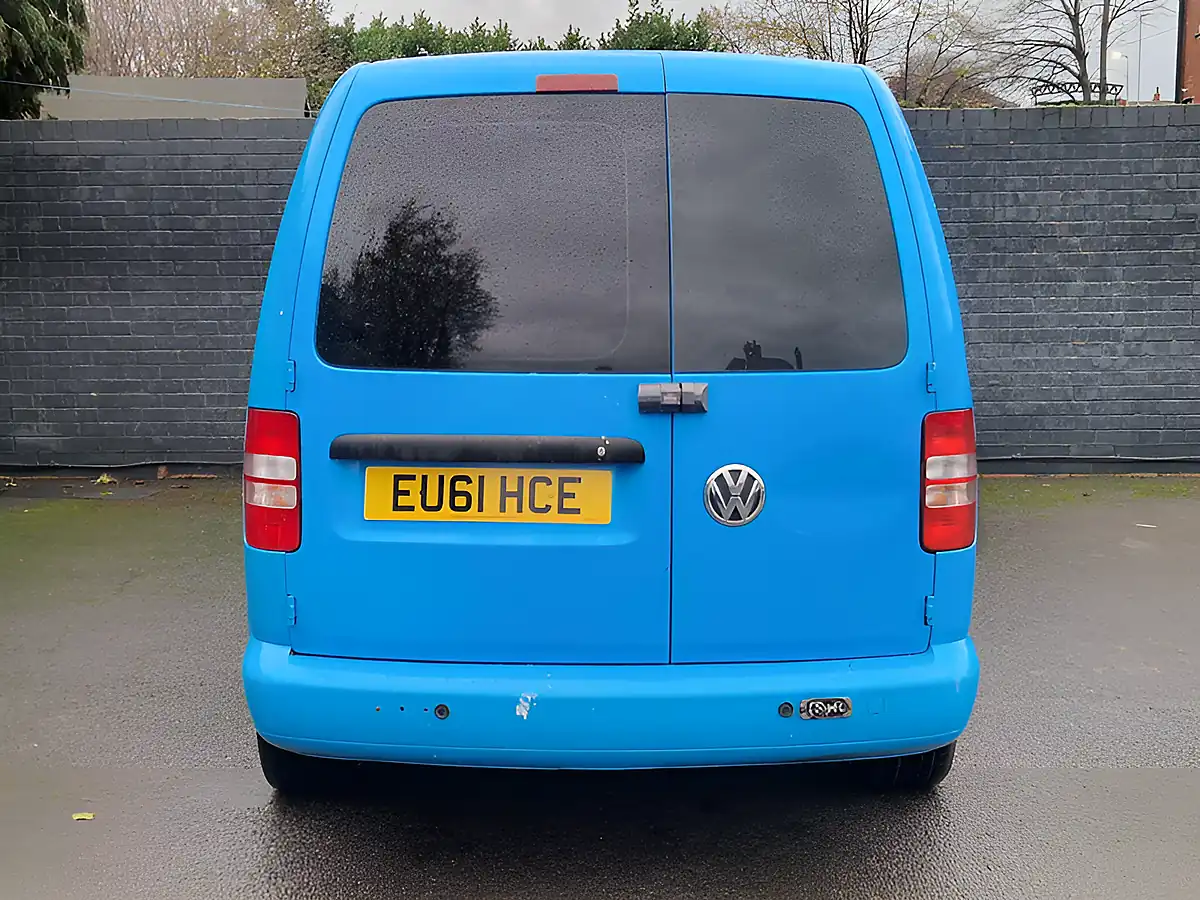 Used 2011 Volkswagen Caddy Maxi C20 Maxi Blue - Interior and Exterior details 9