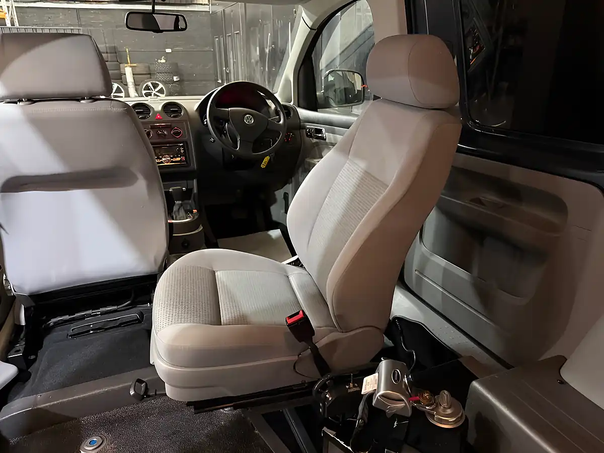 Used 2011 Volkswagen Caddy Maxi Life Grey - Interior and Exterior details 17