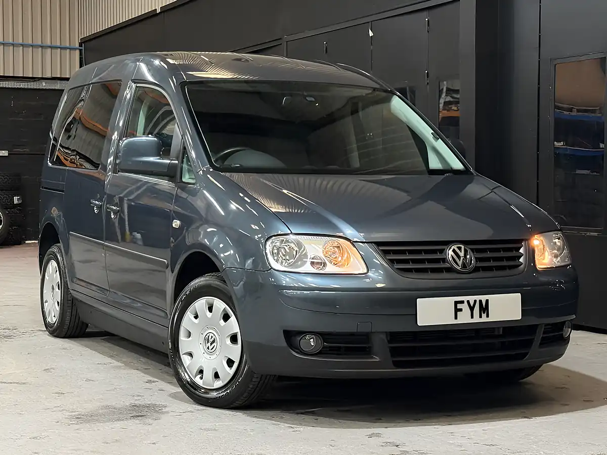 Used 2011 Volkswagen Caddy Maxi Life Grey - Interior and Exterior details 3