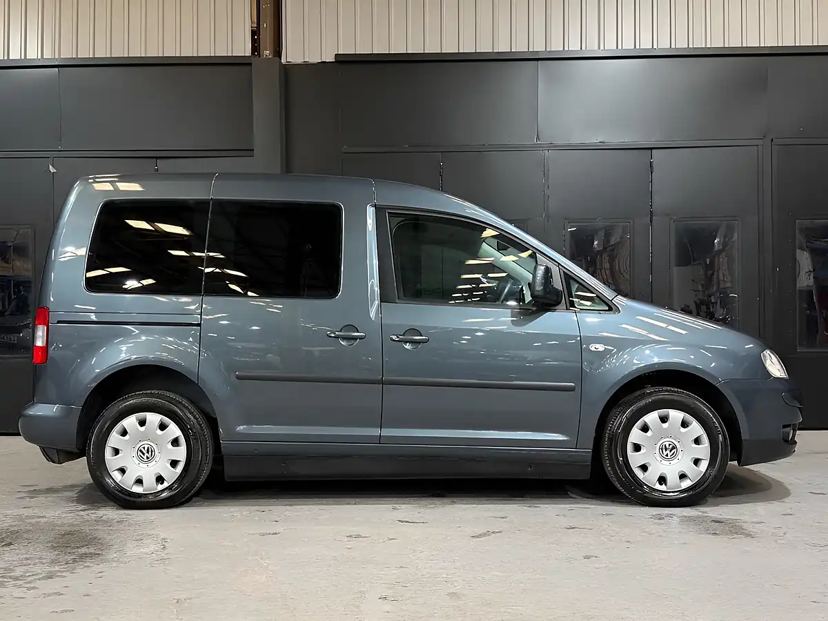 Used 2011 Volkswagen Caddy Maxi Life Grey - Interior and Exterior details 4