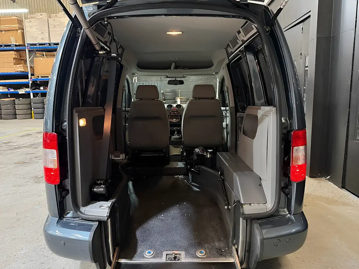 Used 2011 Volkswagen Caddy Maxi Life Grey - Interior and Exterior details 6