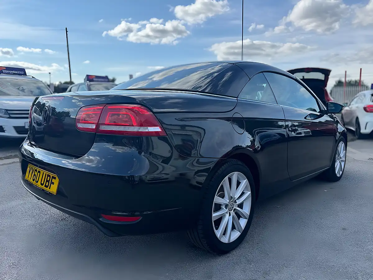 Used 2011 Volkswagen Eos Bluemotion Tech Sport Cabriolet Black - Interior and Exterior details 10