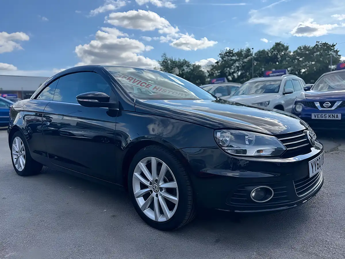 Used 2011 Volkswagen Eos Bluemotion Tech Sport Cabriolet Black - Interior and Exterior details 5