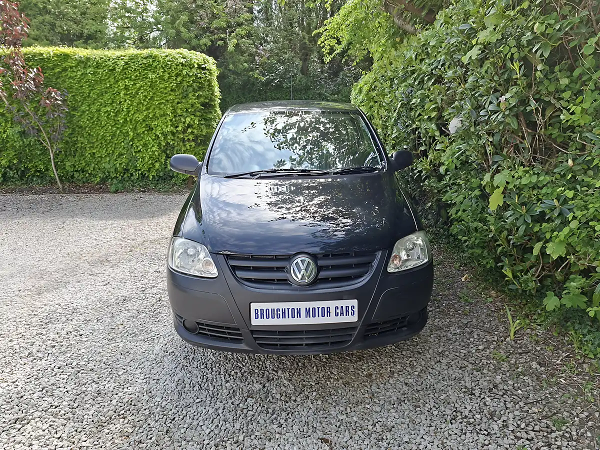 Used 2011 Volkswagen Fox Black - Interior and Exterior details 3