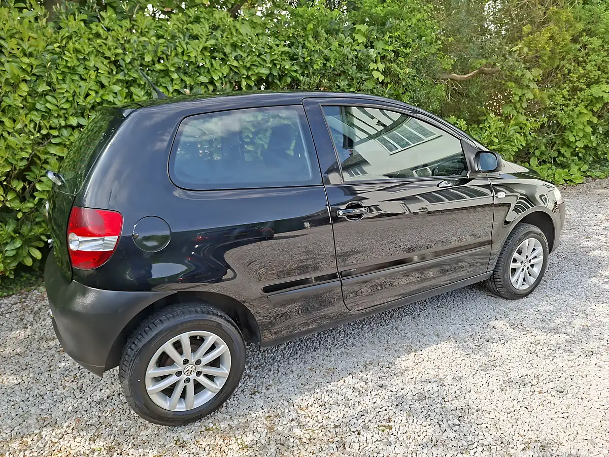 Used 2011 Volkswagen Fox Black - Interior and Exterior details 4