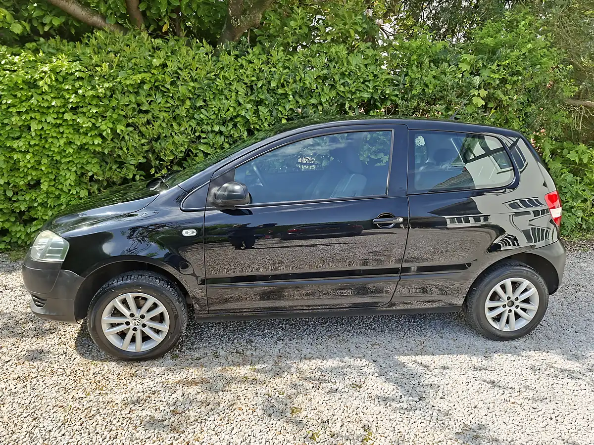Used 2011 Volkswagen Fox Black - Interior and Exterior details 7