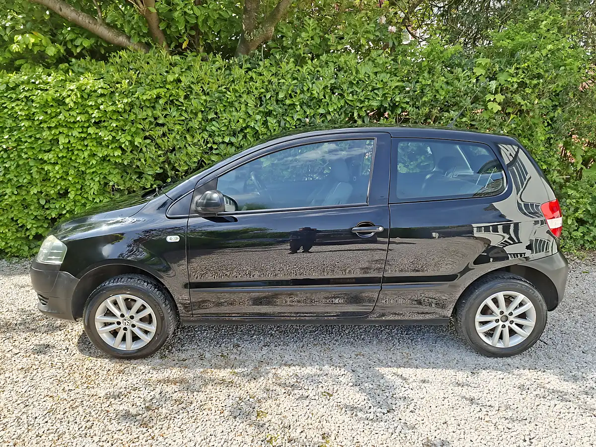 Used 2011 Volkswagen Fox Black - Interior and Exterior details 8