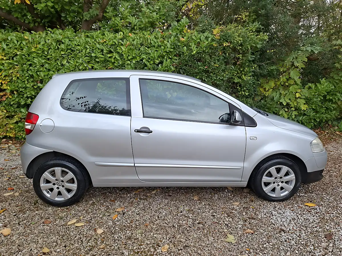 Used 2011 Volkswagen Fox Silver - Interior and Exterior details 5