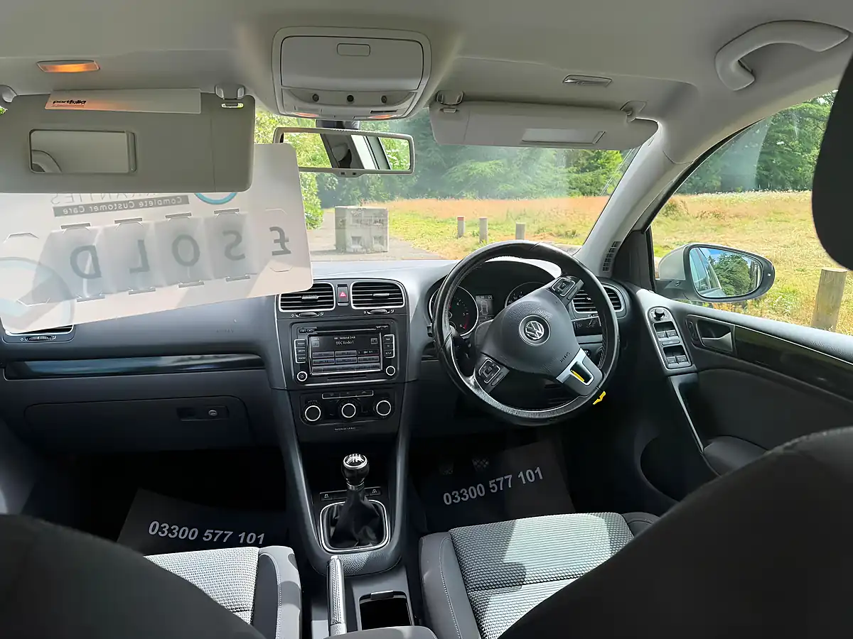 Used 2011 Volkswagen Golf Bluemotion Tech Match Silver - Interior and Exterior details 11