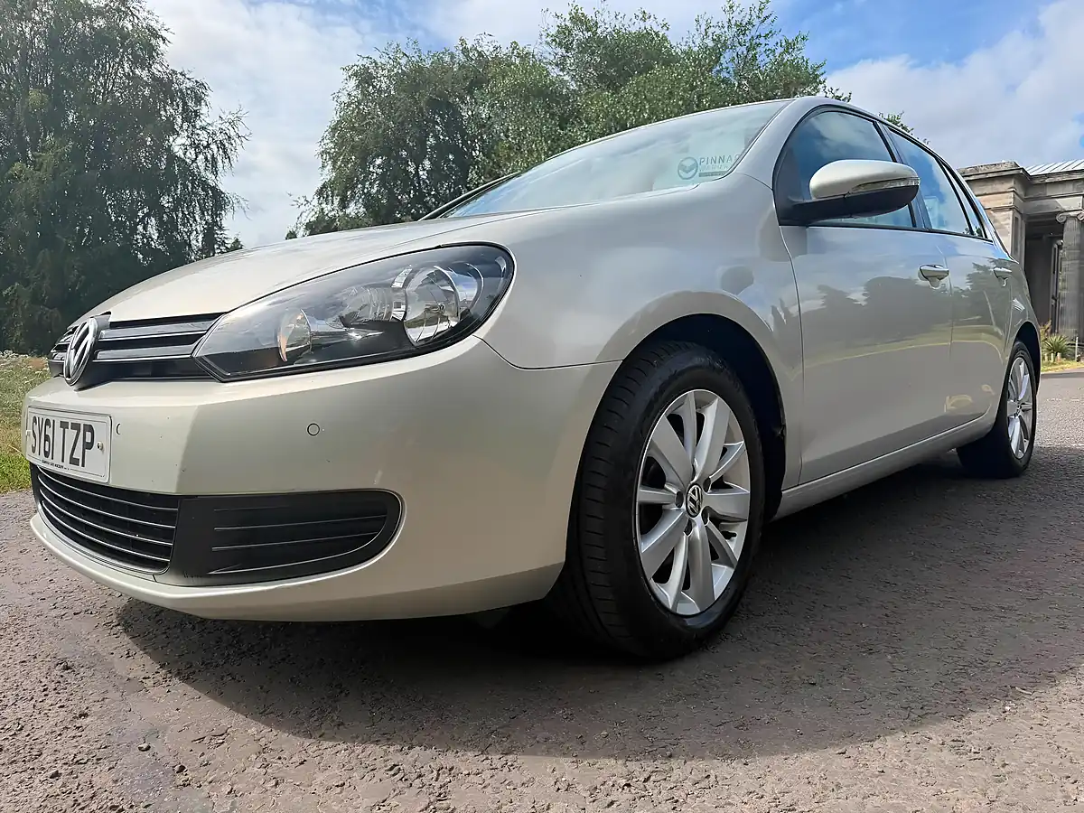 Used 2011 Volkswagen Golf Bluemotion Tech Match Silver - Interior and Exterior details 2