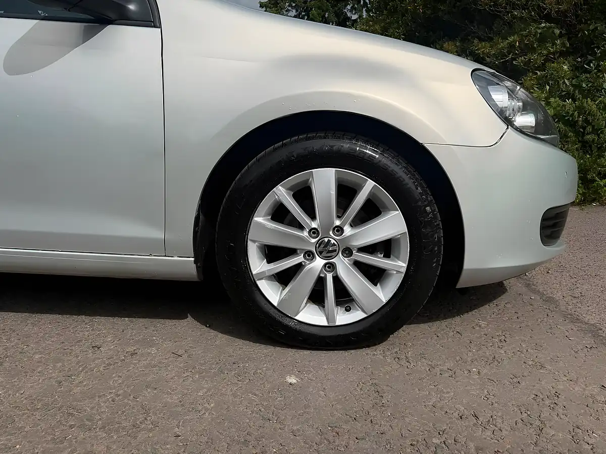 Used 2011 Volkswagen Golf Bluemotion Tech Match Silver - Interior and Exterior details 7