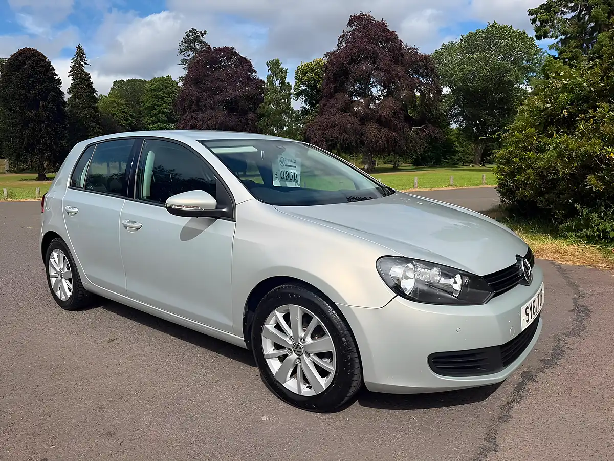 Used 2011 Volkswagen Golf Bluemotion Tech Match Silver - Interior and Exterior details 8