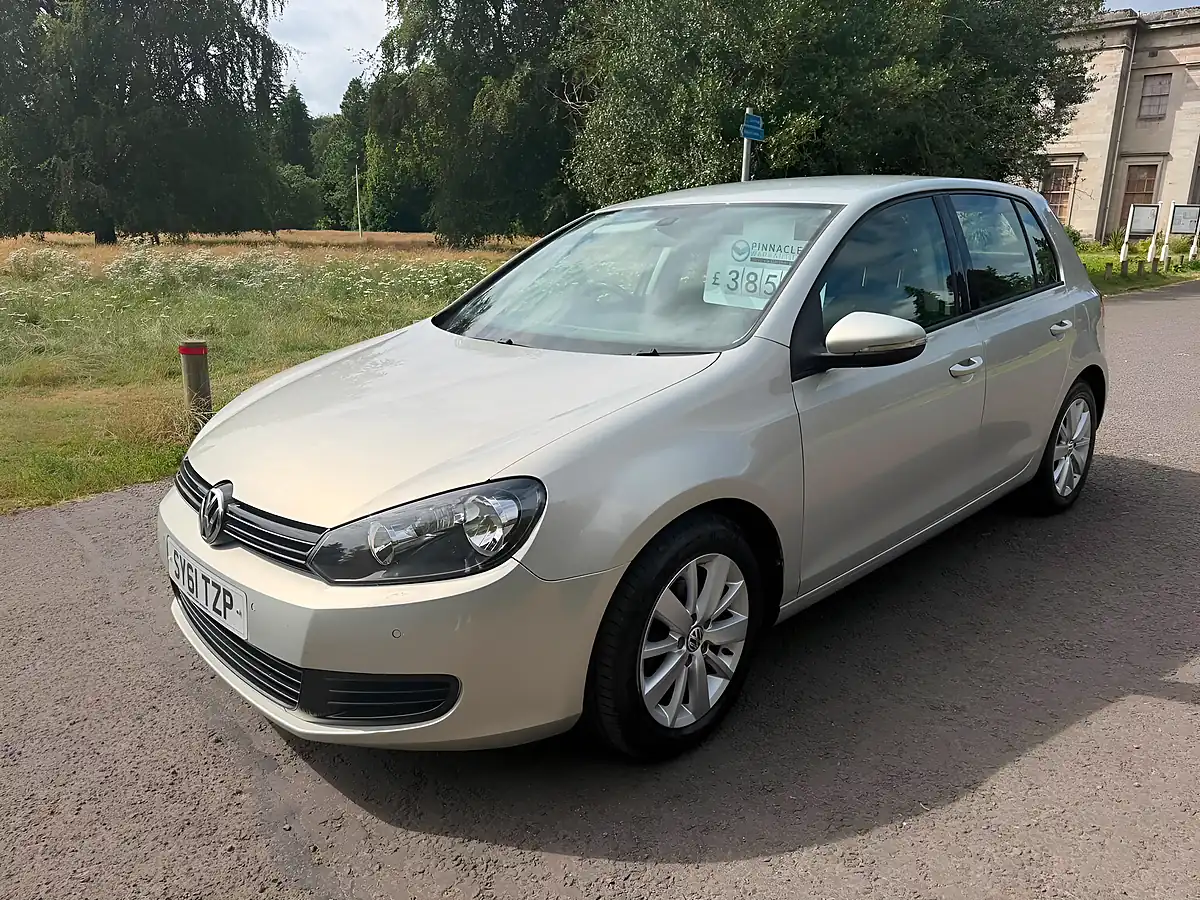Used 2011 Volkswagen Golf Bluemotion Tech Match Silver - Interior and Exterior details 9