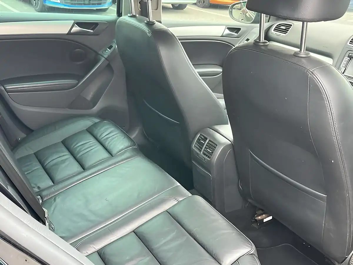 Used 2011 Volkswagen Golf GT Black - Interior and Exterior details 16