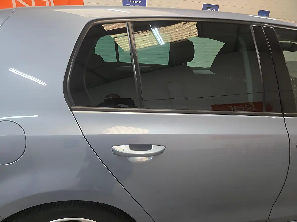 Used 2011 Volkswagen Golf GT (leather) Blue - Interior and Exterior details 12