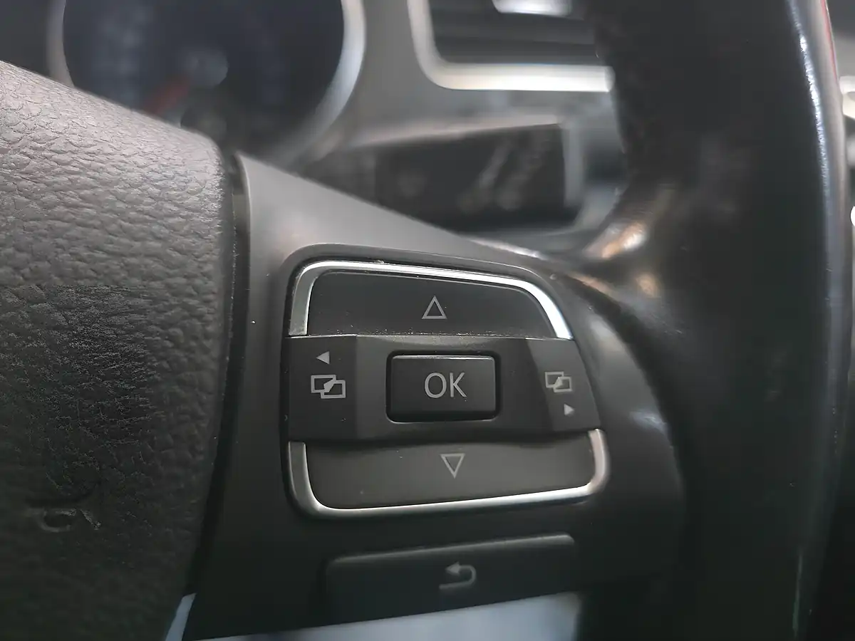 Used 2011 Volkswagen Golf GT (leather) Blue - Interior and Exterior details 16