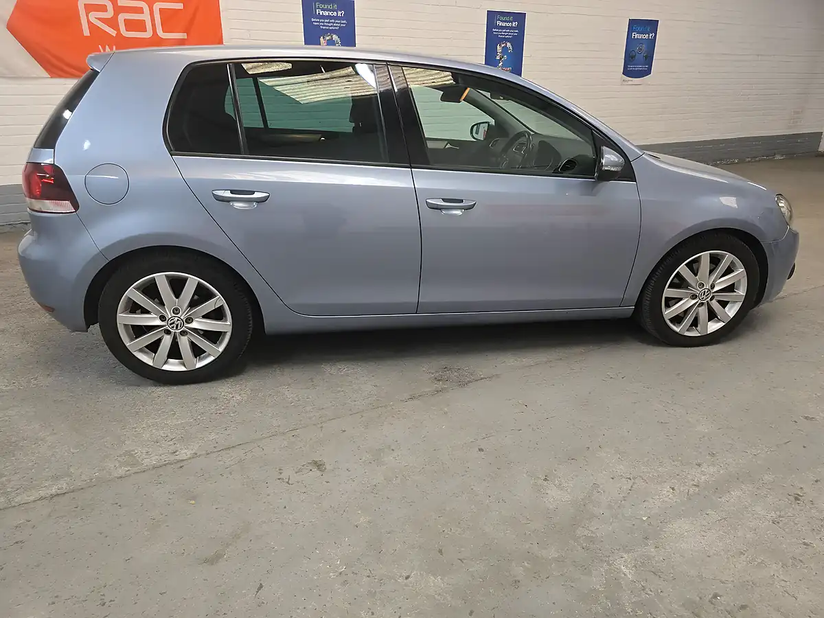 Used 2011 Volkswagen Golf GT (leather) Blue - Interior and Exterior details 8