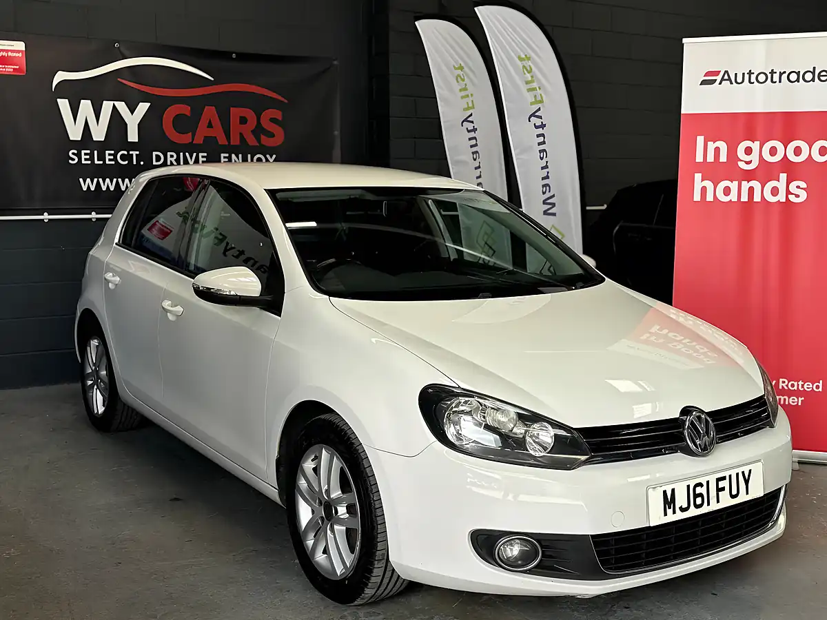 Used 2011 Volkswagen Golf GT (leather) White - Interior and Exterior details 5