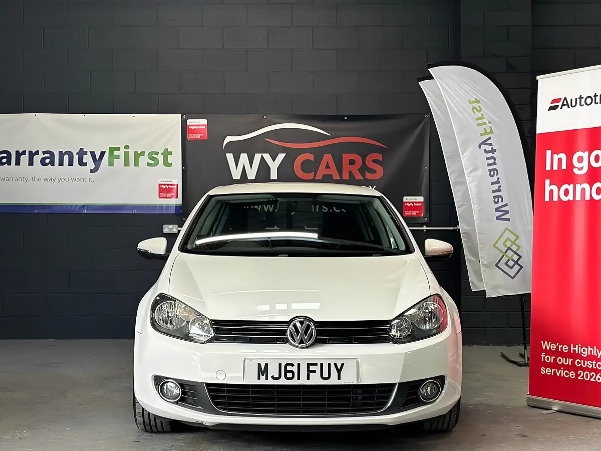 Used 2011 Volkswagen Golf GT (leather) White - Interior and Exterior details 6