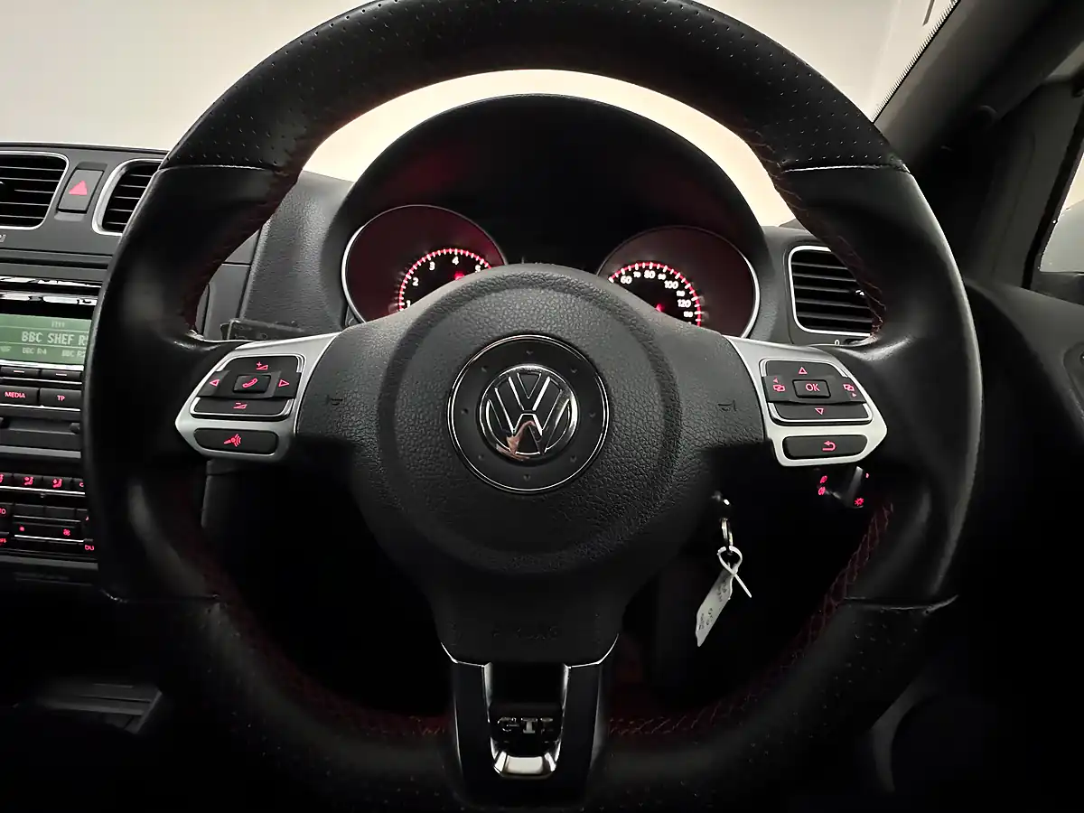 Used 2011 Volkswagen Golf GTI Candy White - Interior and Exterior details 12