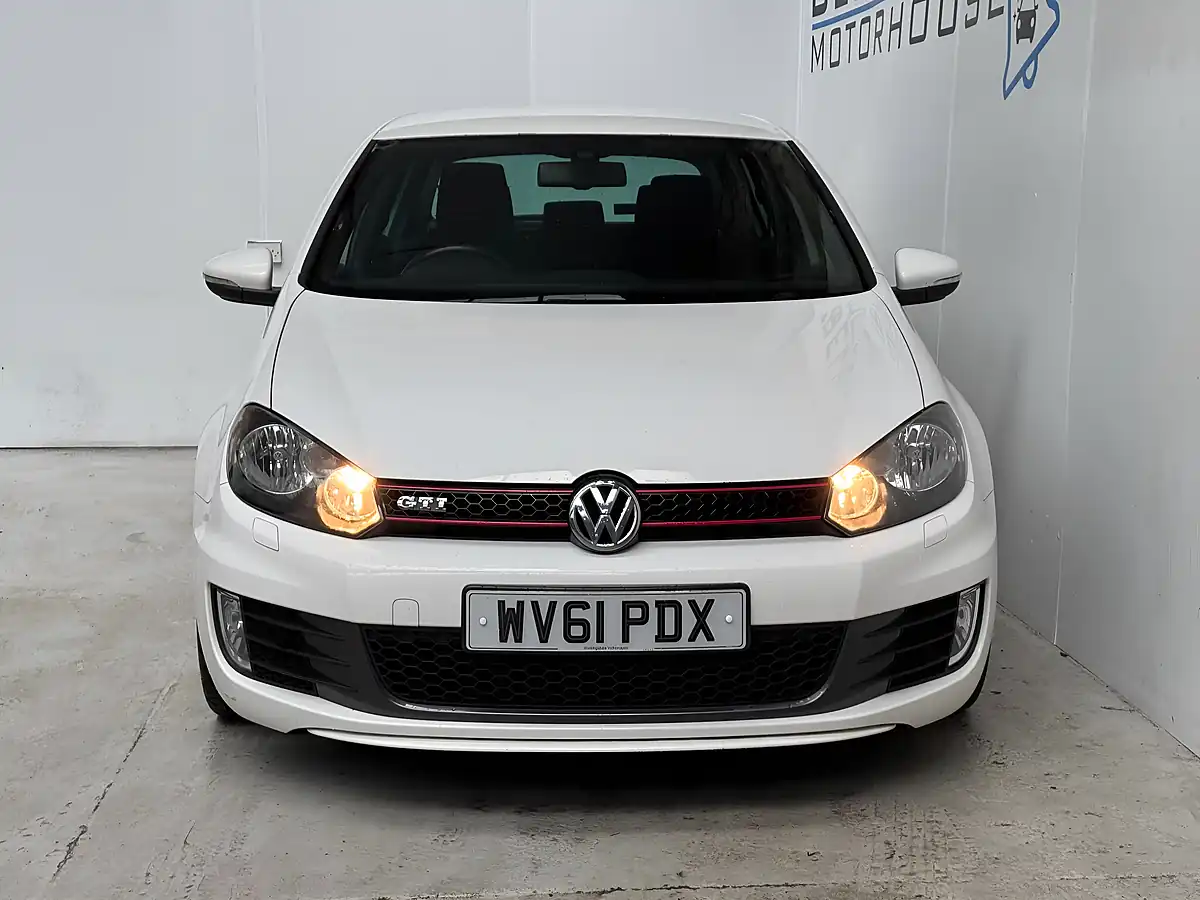 Used 2011 Volkswagen Golf GTI Candy White - Interior and Exterior details 2