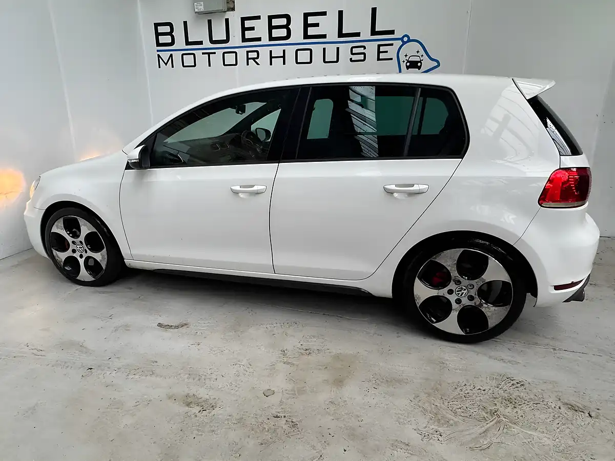 Used 2011 Volkswagen Golf GTI Candy White - Interior and Exterior details 4