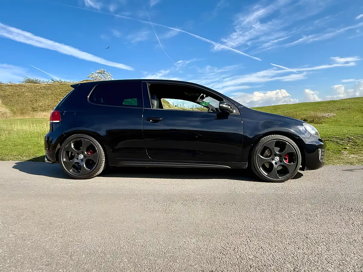 Used 2011 Volkswagen Golf GTI (leather) Black - Interior and Exterior details 11