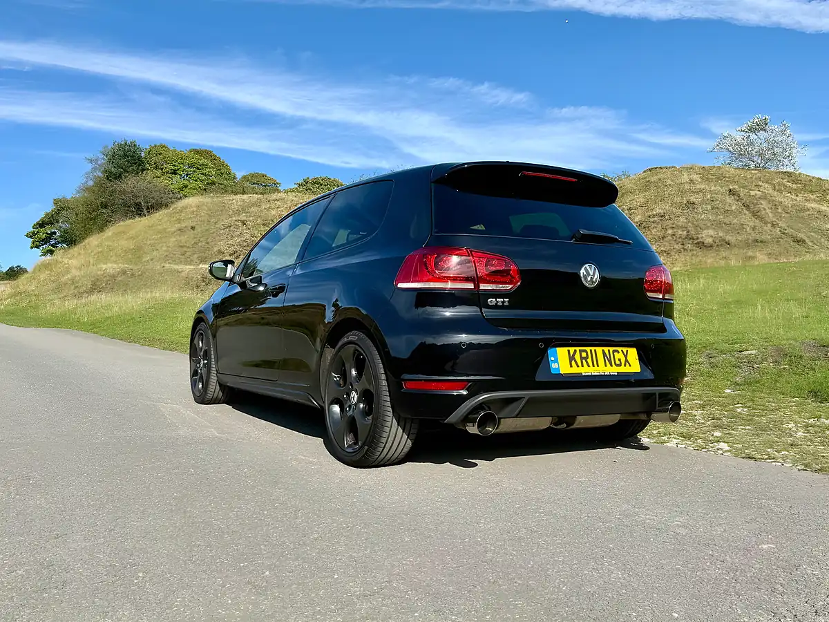 Used 2011 Volkswagen Golf GTI (leather) Black - Interior and Exterior details 5