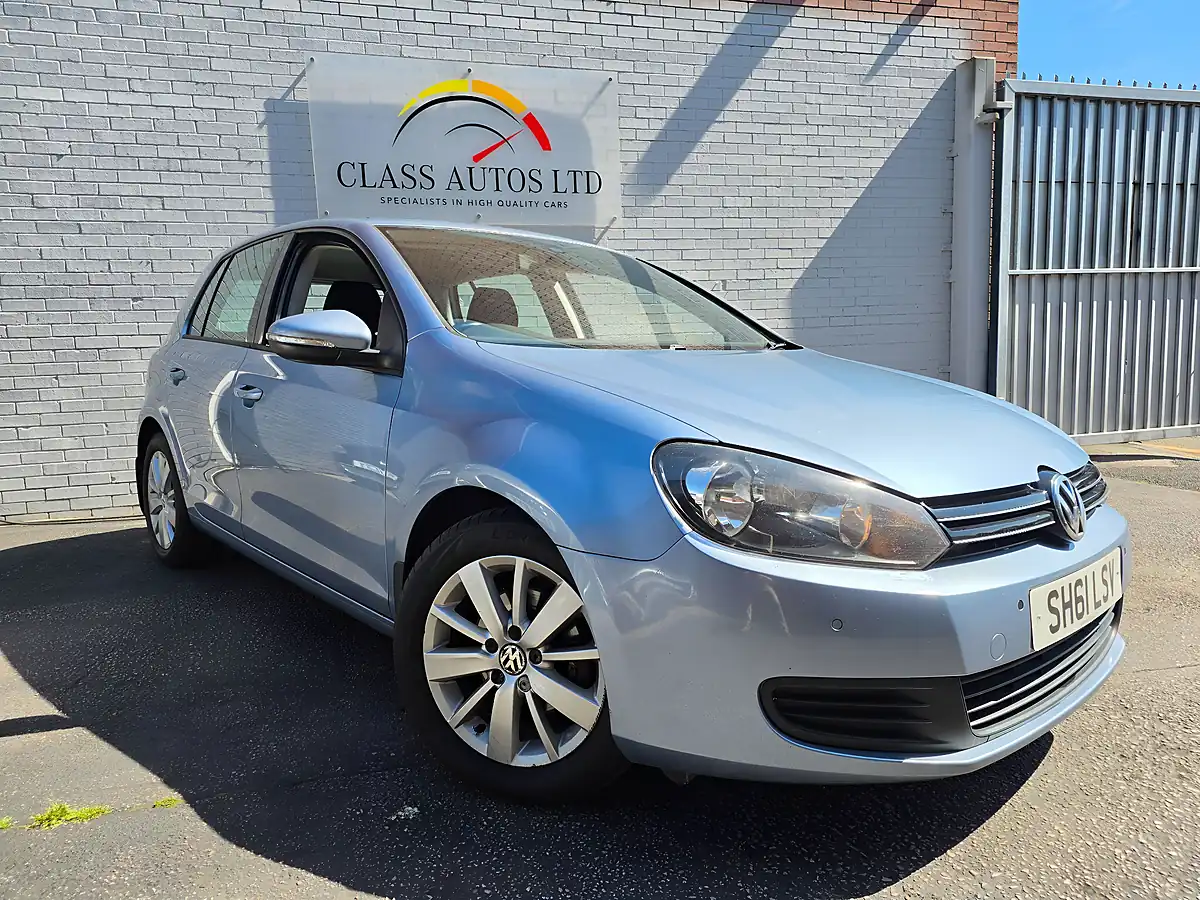 Used 2011 Volkswagen Golf Match Blue - Front View