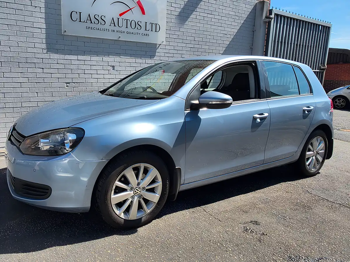 Used 2011 Volkswagen Golf Match Blue - Interior and Exterior details 3