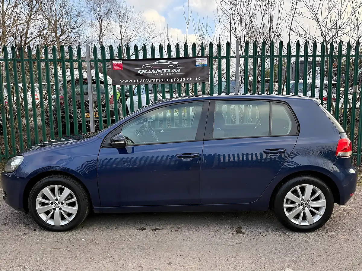 Used 2011 Volkswagen Golf Match Blue - Interior and Exterior details 11