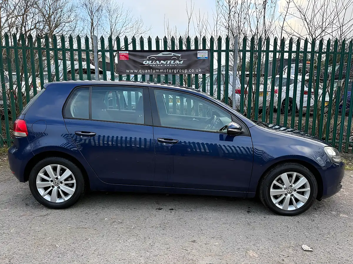 Used 2011 Volkswagen Golf Match Blue - Interior and Exterior details 8