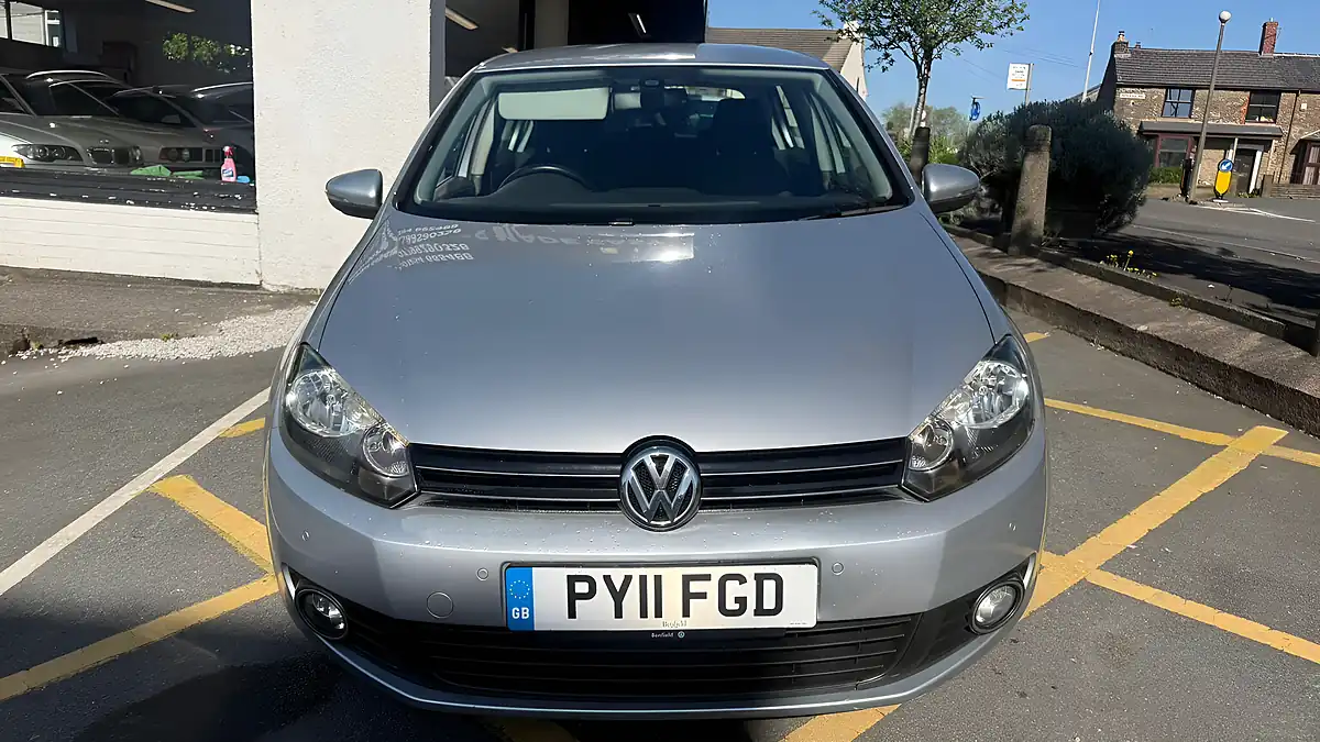 Used 2011 Volkswagen Golf Match Silver - Interior and Exterior details 5