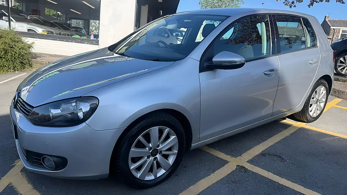 Used 2011 Volkswagen Golf Match Silver - Interior and Exterior details 6