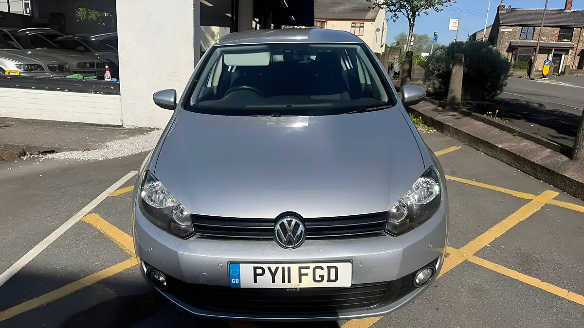 Used 2011 Volkswagen Golf Match Silver - Interior and Exterior details 8