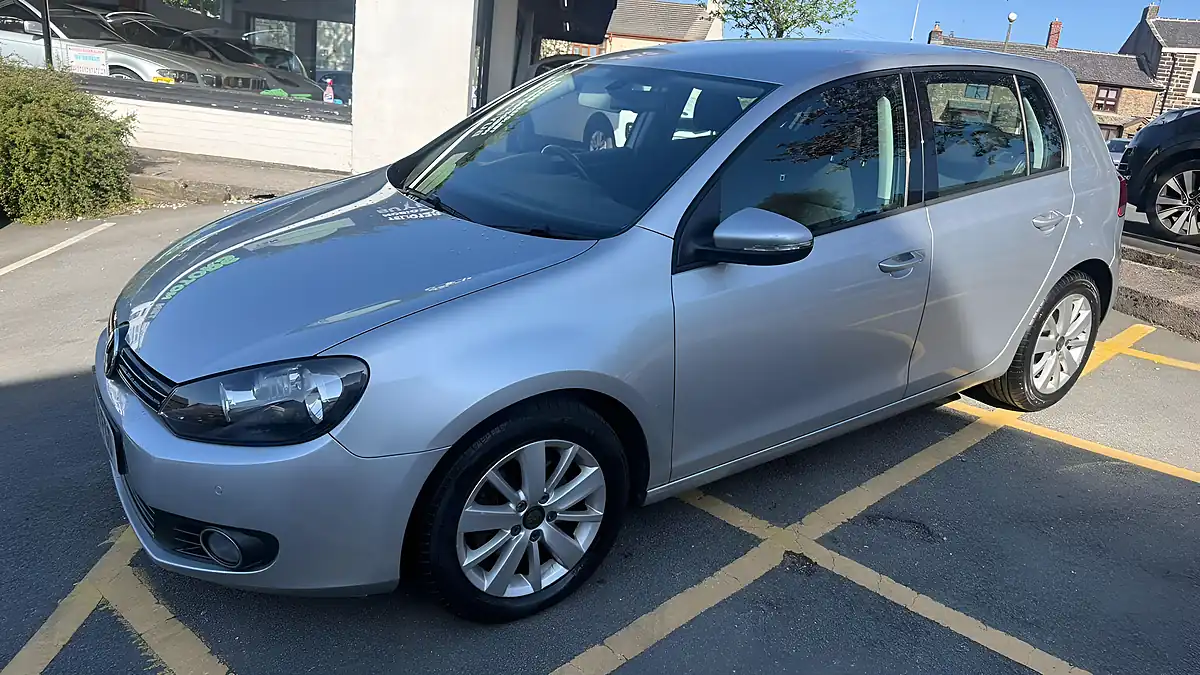 Used 2011 Volkswagen Golf Match Silver - Interior and Exterior details 9