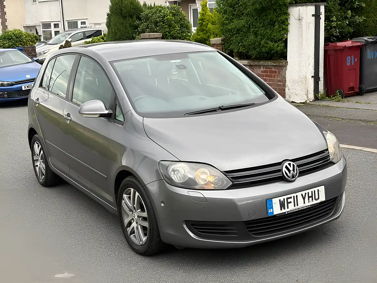 Used 2011 Volkswagen Golf Plus Se Grey - Front View