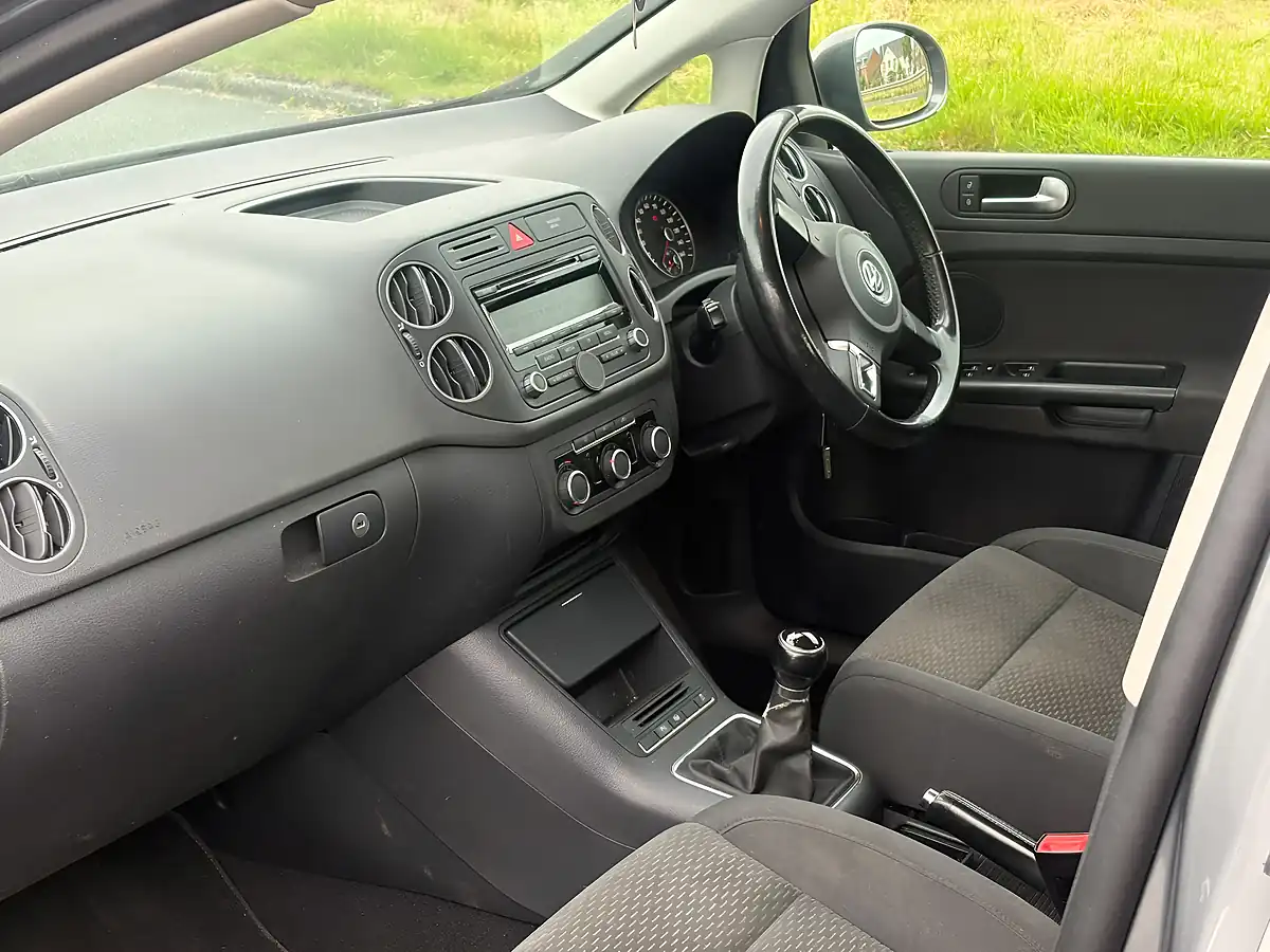 Used 2011 Volkswagen Golf Plus Se Grey - Interior and Exterior details 12