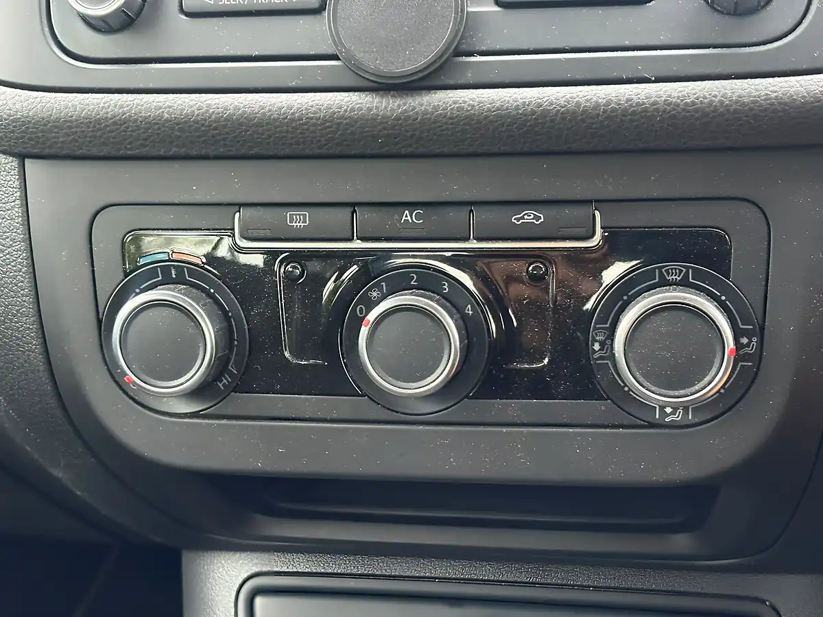 Used 2011 Volkswagen Golf Plus Se Grey - Interior and Exterior details 13