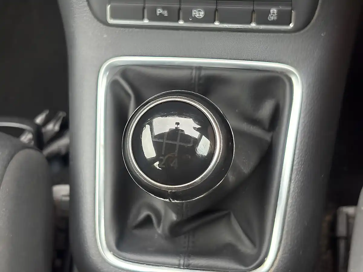 Used 2011 Volkswagen Golf Plus Se Grey - Interior and Exterior details 17