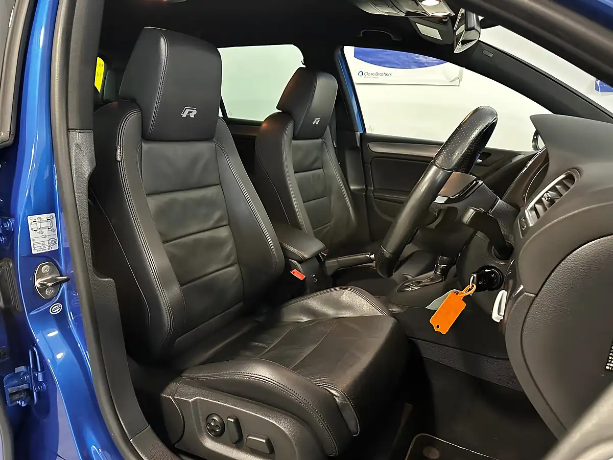 Used 2011 Volkswagen Golf R Blue - Interior and Exterior details 15
