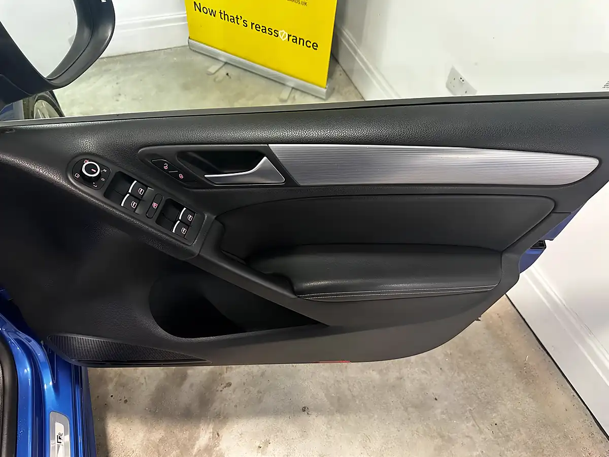 Used 2011 Volkswagen Golf R (leather) Blue - Interior and Exterior details 12