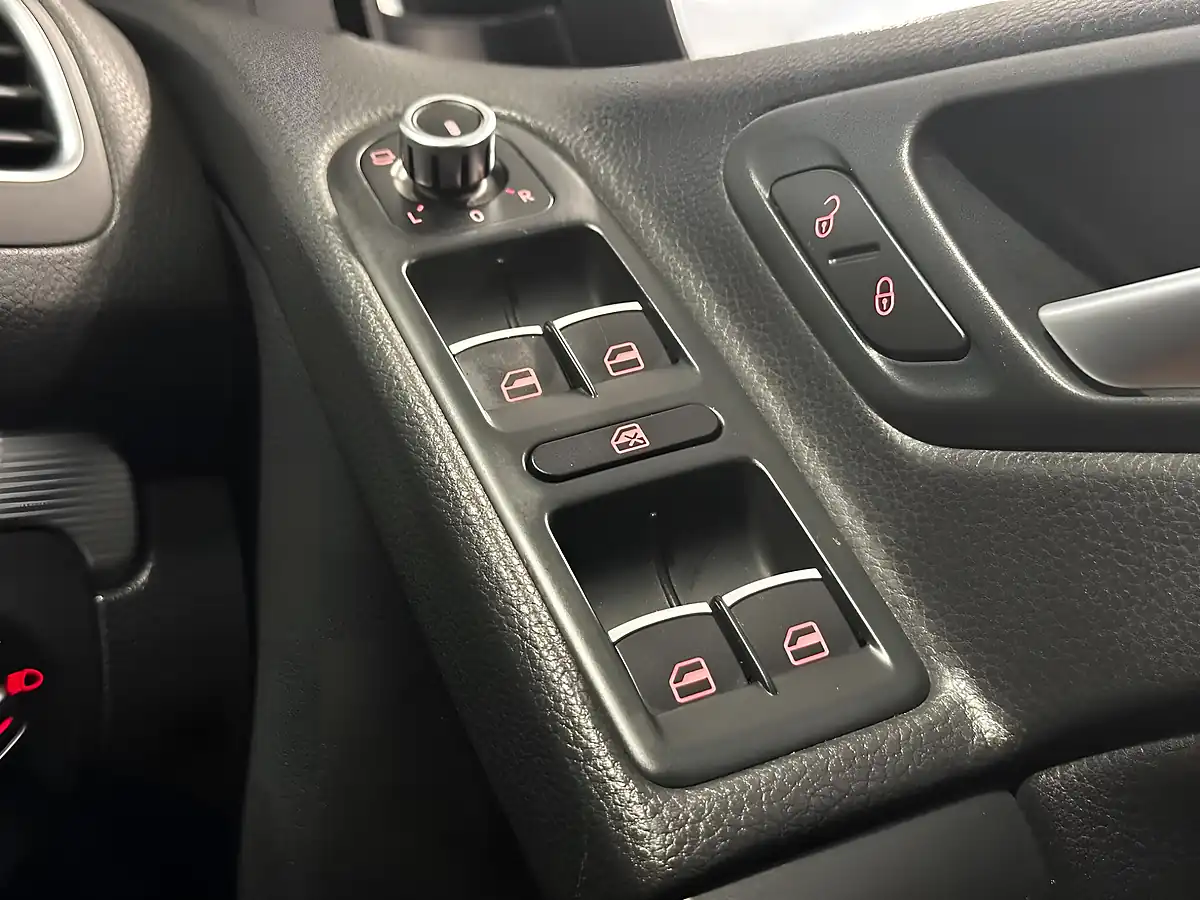 Used 2011 Volkswagen Golf R (leather) Blue - Interior and Exterior details 14