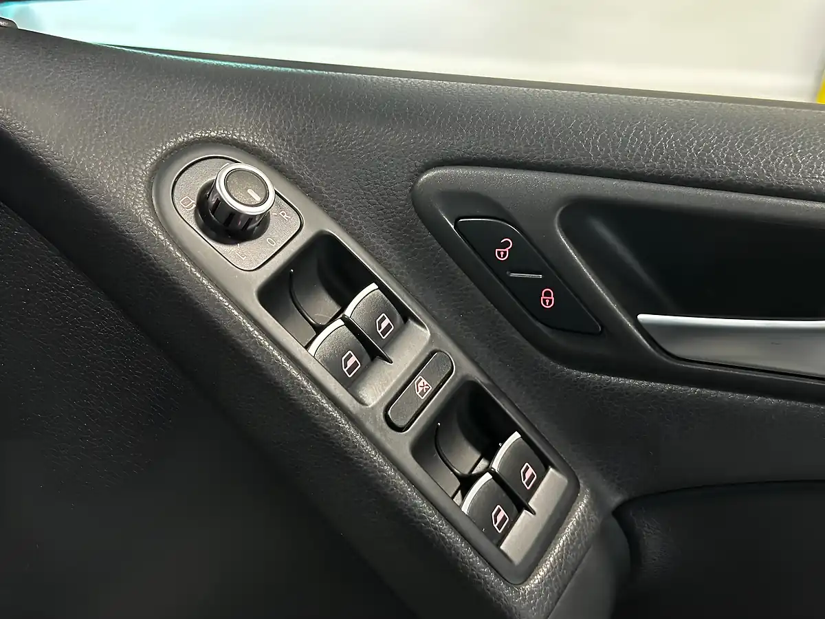 Used 2011 Volkswagen Golf R (leather) Deep Black - Interior and Exterior details 13