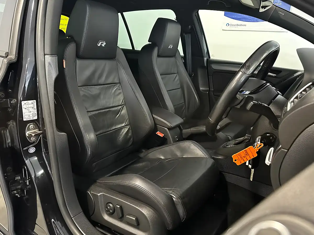 Used 2011 Volkswagen Golf R (leather) Deep Black - Interior and Exterior details 15