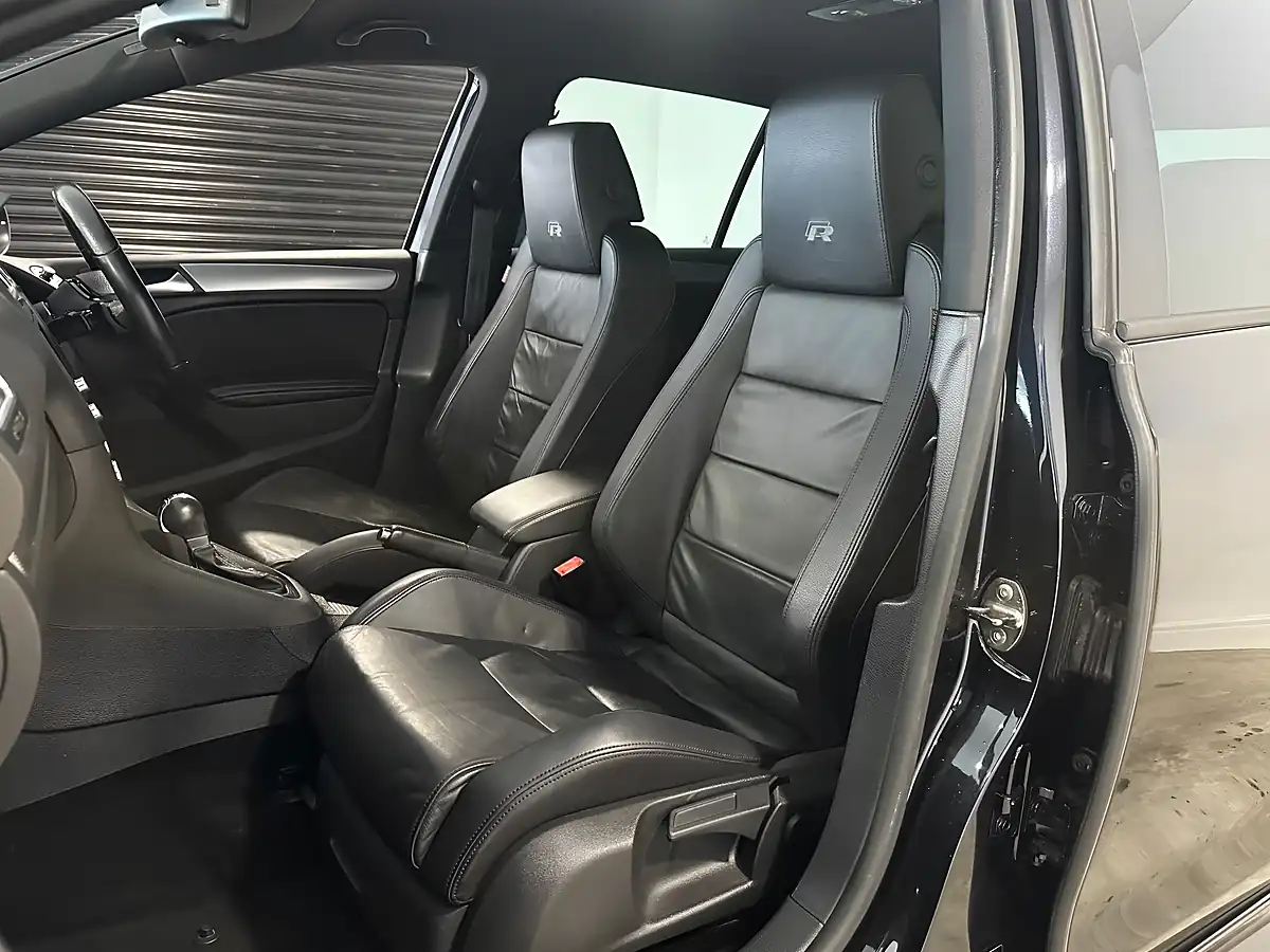 Used 2011 Volkswagen Golf R (leather) Deep Black - Interior and Exterior details 17