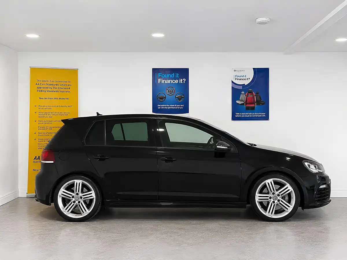 Used 2011 Volkswagen Golf R (leather) Deep Black - Interior and Exterior details 7